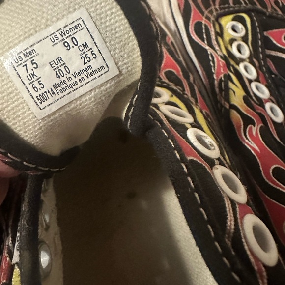 Vans - Picture 2 of 3